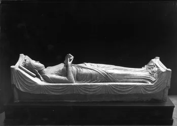 Effigy of Eleanor of Aquitaine, Queen of France, then of England