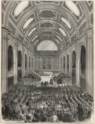 Paris, Palais de Justice - La salle des pas perdus pendant une ceremonie officielle - Engraving in 