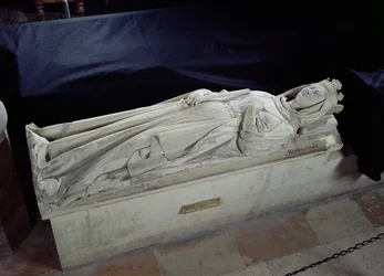 Tomb of Hermentrude (825-69)