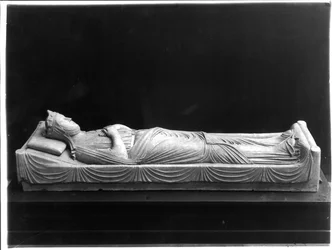 Tomb of Isabel of Angouleme, Queen of England and wife of King John