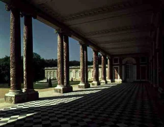 View of the Terrace on the Right Wing of the Grand Trianon, c.1725