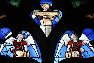 Window depicting Musical Angels