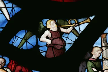 Window depicting a Musical Angel