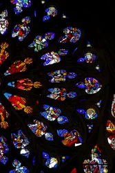 Window w135 depicting musician angels