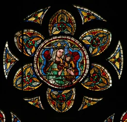 Window w207 depicting the Virgin and Child