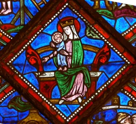 Window w6 depicting the Virgin and Child