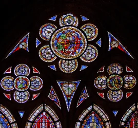 Window depicting the tracery lights with two angels and Noli Me Tangere