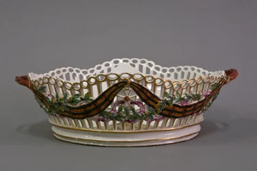 Bread Basket from the Porcelain Dinner Service of the Order of Saint George the Triumphant, Gardner Porcelain Factory, 1777