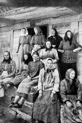 Land-working women, East Prussia