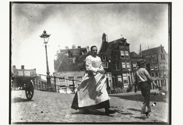 Street View at the Intersection of Lindengracht and Lijnbaansgracht in Amsterdam