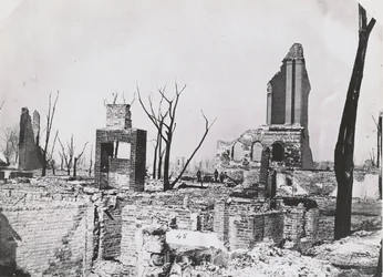 Ruins of the Chicago Historical Society building after the Great Chicago Fire, 1871