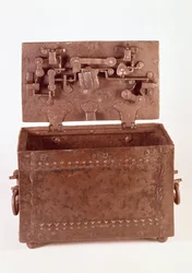 Casket showing complex locking system