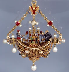 Boat Neck Pendant (Reverse)