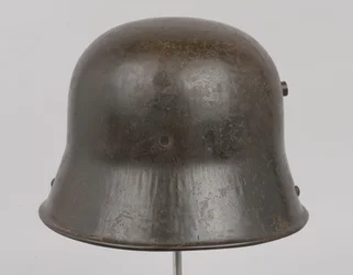 German Steel Helmet or Stahlhelm, c.1916