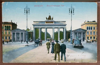 Postcard depicting the Brandenburg Gate in Berlin