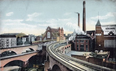 Postcard depicting the Overground Metro in Berlin, before 1910
