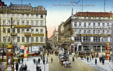 Postcard depicting the Unter den Linden and the Friedrichstrasse in Berlin, c.1910