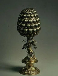 Table centrepiece in the form of a pineapple supported by a bearded man, Ausburg