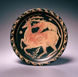 Apulian Red-Figure Dish, attributed to the Lampas Painter, c.350-325 BC