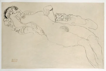 Female Nude Turned Left