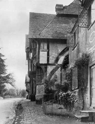 Old house at Chiddingstone, Kent, 1924-1926