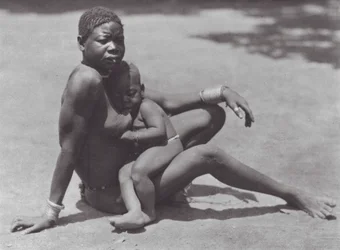 Africa: Eastern Djur, Mother and Child