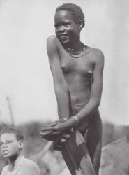 Africa: Nuer girl
