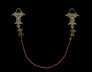Pair of Earrings with Chain (Kemene ni Lean)