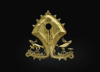 Pendant with cockatoos, Sumba Island peoples