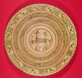 Dish decorated with a donkey, from Iran, Seljuk Period