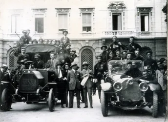 Milan, 3 and 4 August 1922. The reaction of the fascists to the strike. Action teams at Scala Square
