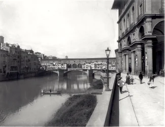 Ponte Vecchio and the Facade of the Uffizi