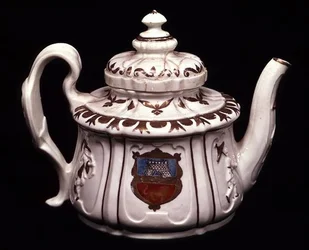 Armorial Teapot, Vezzi Factory, Venice