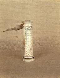 Portable column sundial, signed D. Stephanus, FF, 1587