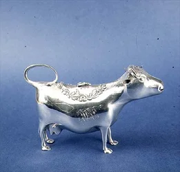 Cow creamer
