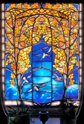 Nancy, Art Nouveau, Hotel Bergeret, Stained glass window roses & seagulls