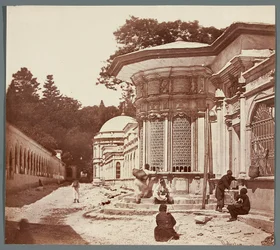 Fontaine de Eyoub [Istanbul. Fountain of Sultan Eyüp?]