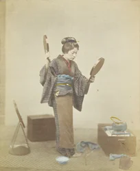 Japanese woman with mirrors