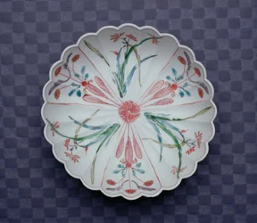 Arita Chrysanthemum Shaped Bowl, late 17th century
