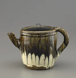 Ewer with lacquer lid, Momoyama period, early 17th century