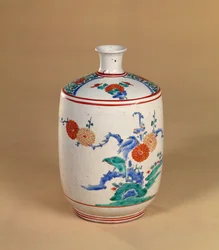 Kakiemon bottle with a floral decoration, Edo Period, c.1660