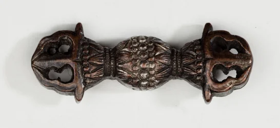 Menuki, or grip ornament, in the form of a vajra, a Buddhist thunderbolt symbol
