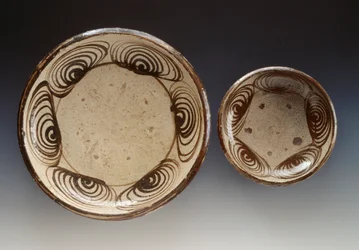 Plates decorated with umanomezara (circles with horse-eye pattern), late 18th century-early 19th century, enamel stoneware, produced in Seto, Japanese civilization, Edo period