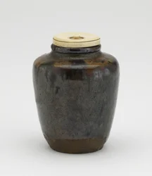 Tea caddy, katatsuki type, Seto, Edo period