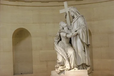 Marie Antoinette held by the Religion