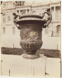Versailles, Vase by Ballin