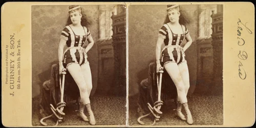 Leona Dare