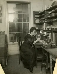 Beals in her studio, c.1912-18