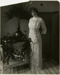 Grey Turkish material with black and white embroidery, Lord & Taylor, c. 1905-18