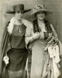 Mrs Coolidge & Mrs Frances Parkinson Keyes, 1924